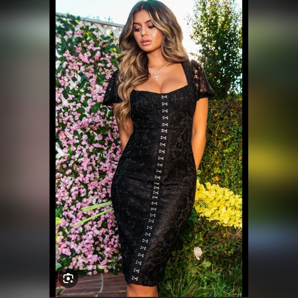 PrettyLittleThing Black Lace Puff Sleeve Midi Dress